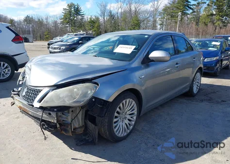 2011 Suzuki Kizashi Se z USA, uszkodzony, nr VIN JS2RF9A39B6110425